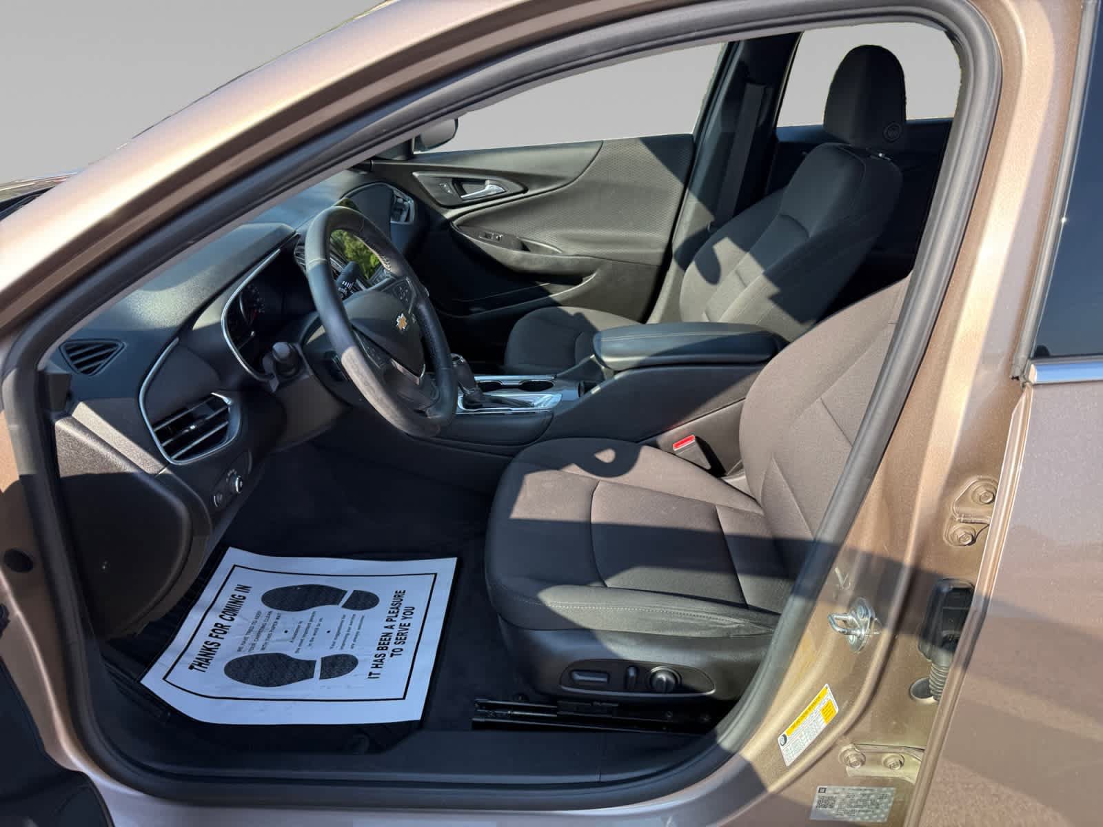 Used 2018 Chevrolet Malibu LT FWD image 11