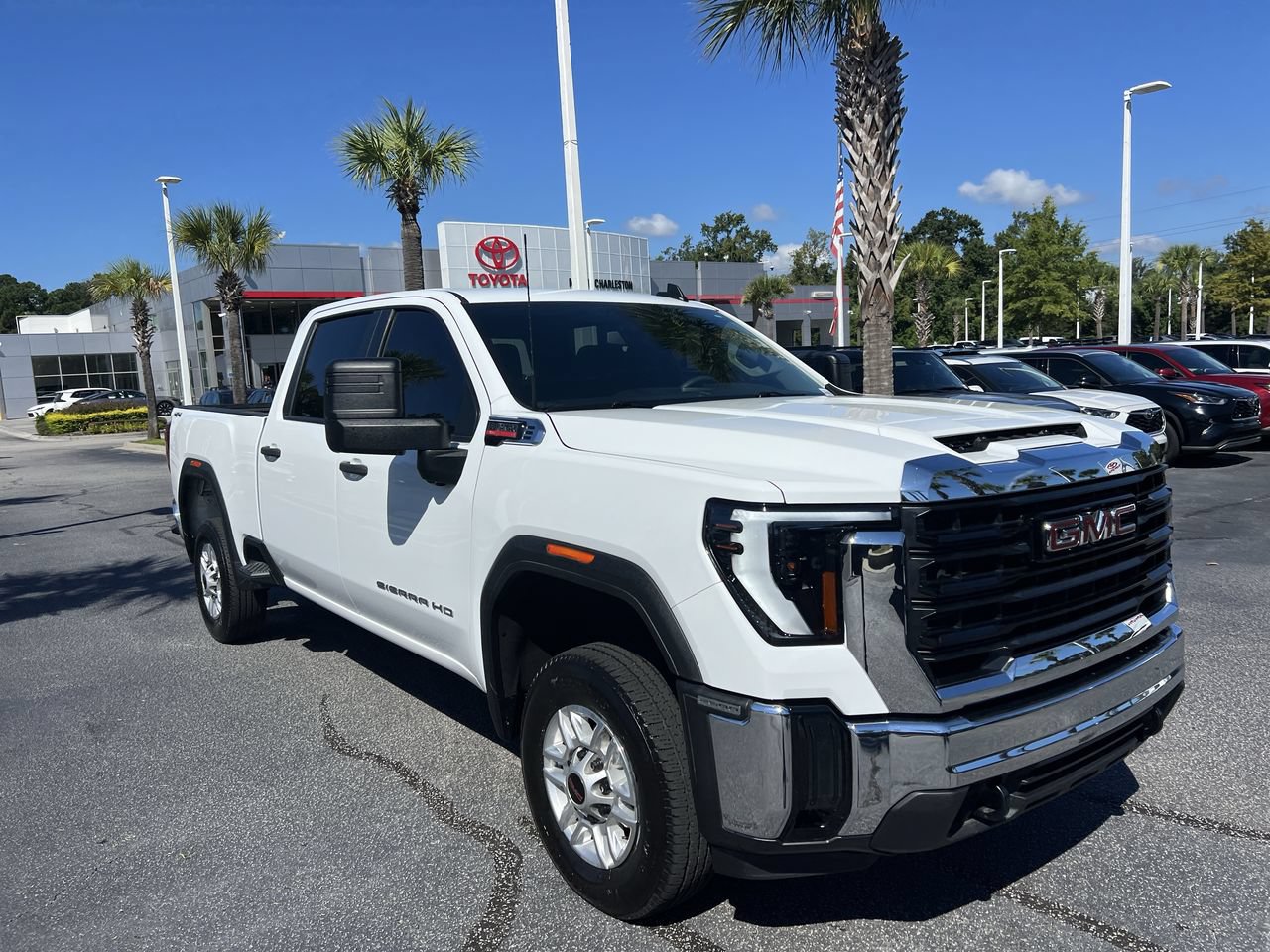 Used 2025 GMC Sierra 2500 Pro AWD/4WD image 2