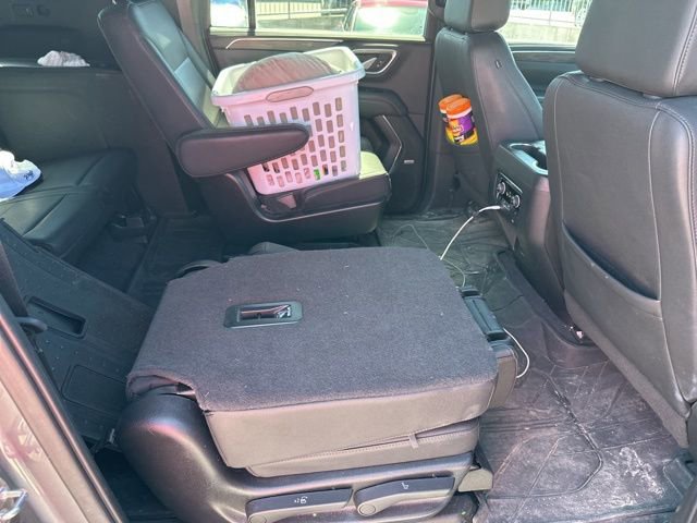 Used 2022 Chevrolet Suburban Z71 w/ Luxury Package image 16