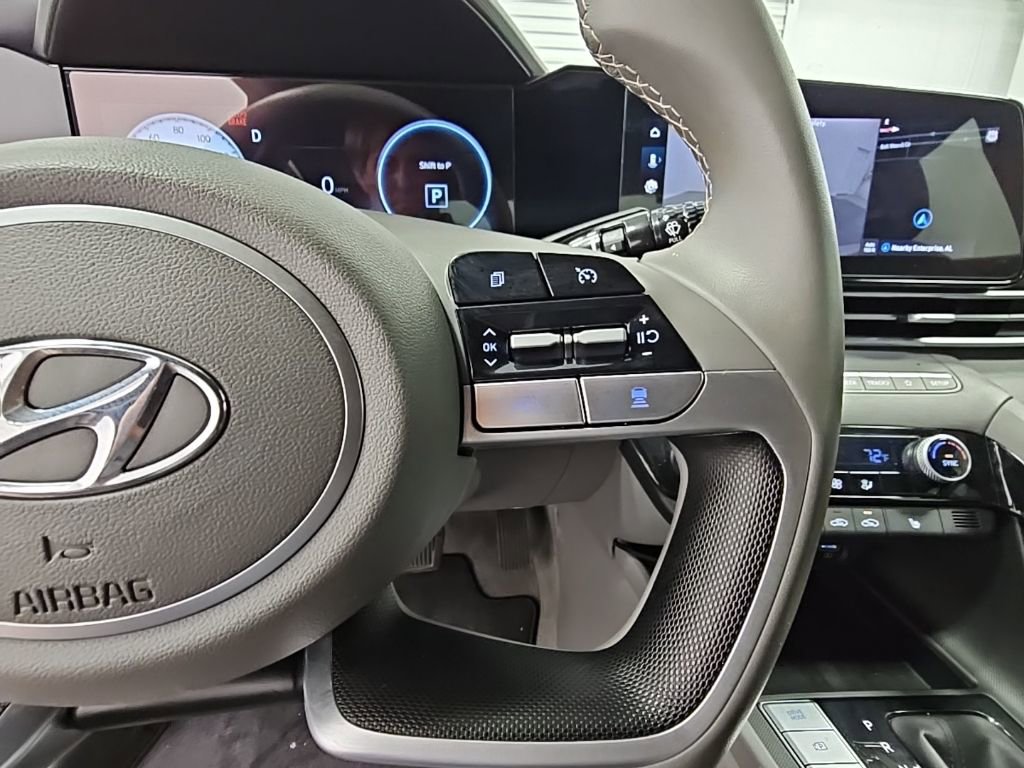 Used 2023 Hyundai Elantra SEL w/ Convenience Package FWD image 25