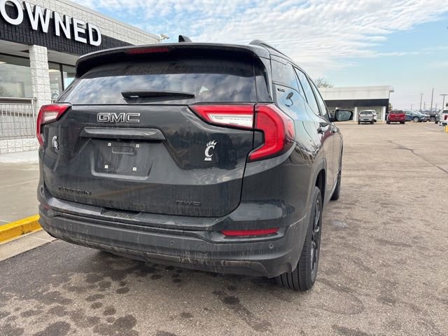 Used 2023 GMC Terrain SLE w/ Driver Convenience Package image 7