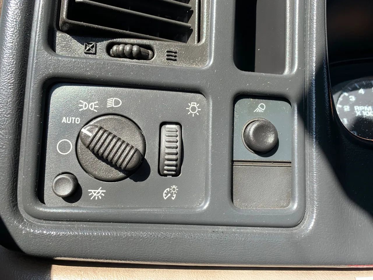 Used 2005 Chevrolet Silverado 2500 W/T RWD image 15