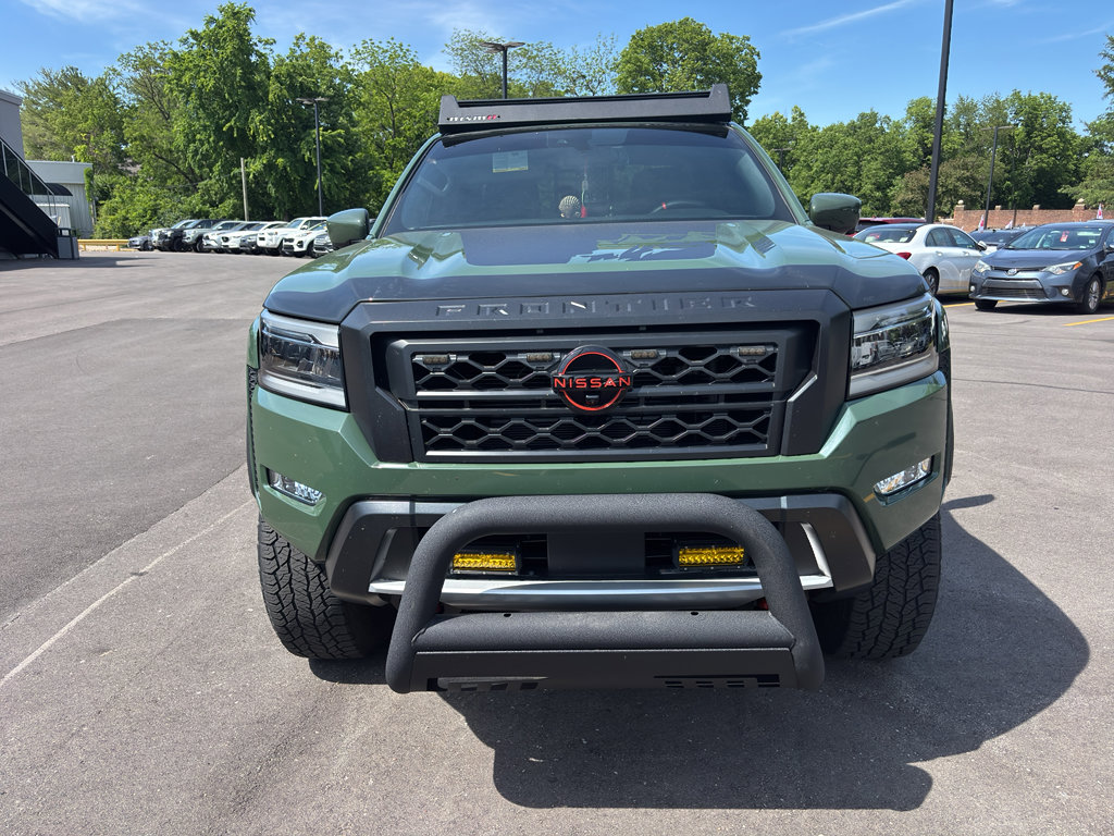 Used 2022 Nissan Frontier PRO-4X AWD/4WD image 2