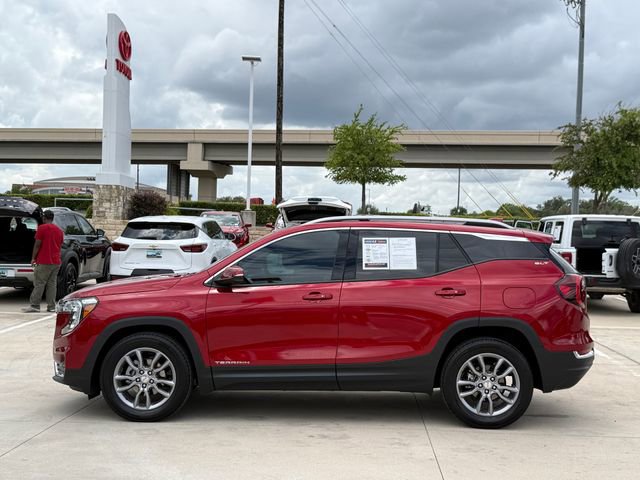 Used 2022 GMC Terrain SLT w/ Tech Package image 8