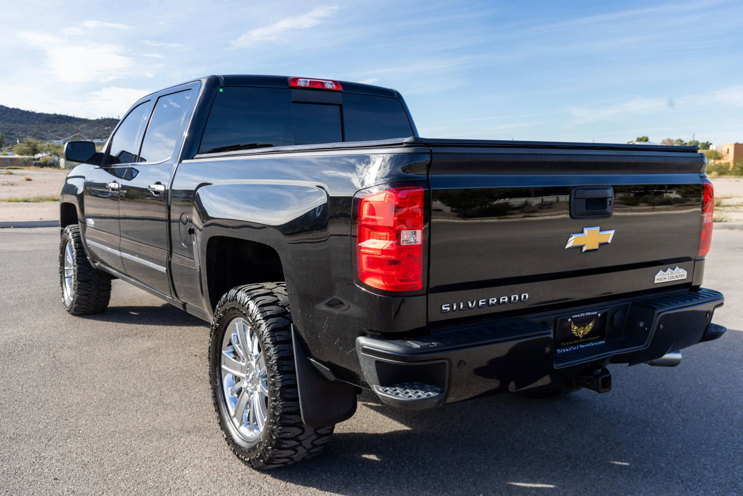 Used 2015 Chevrolet Silverado 1500 High Country image 3