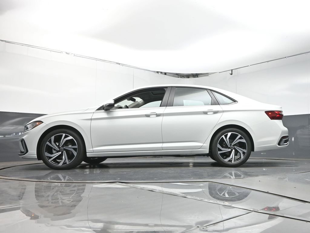 New 2026 Volkswagen Jetta SEL image 37