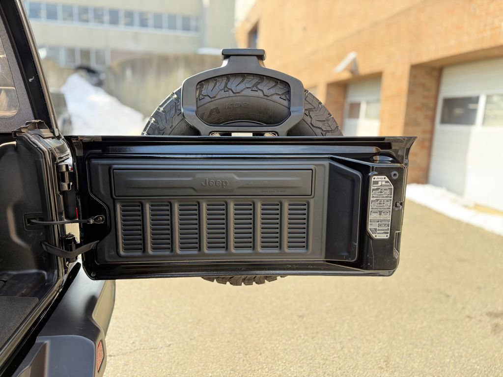 Used 2022 Jeep Wrangler Unlimited Rubicon w/ LED Lighting Group image 33