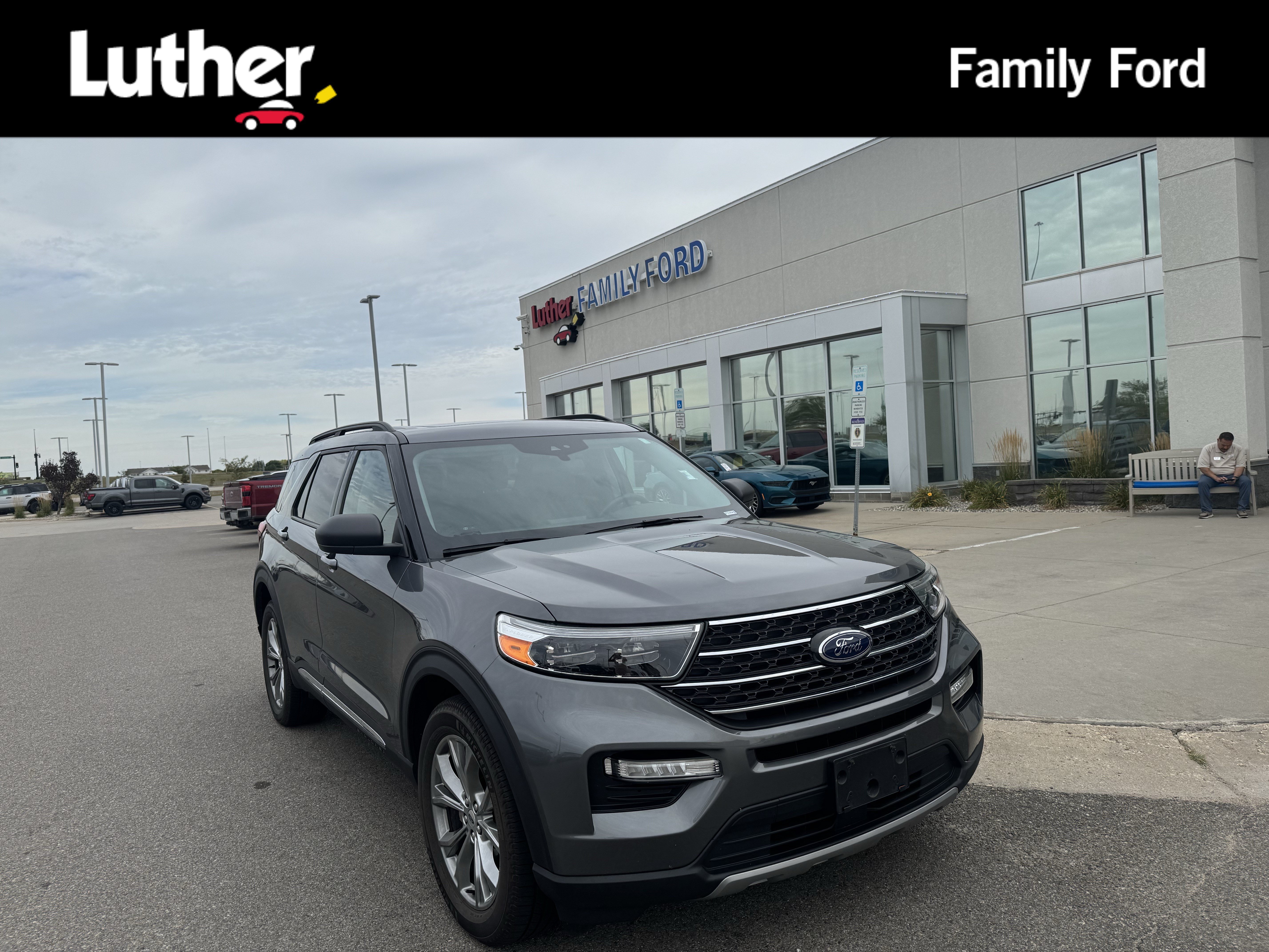 Used 2022 Ford Explorer XLT w/ Equipment Group 202A AWD/4WD image 1