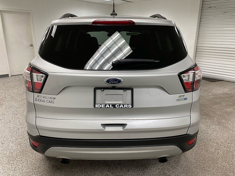 Used 2018 Ford Escape SE w/ Ford Safe & Smart Package image 6