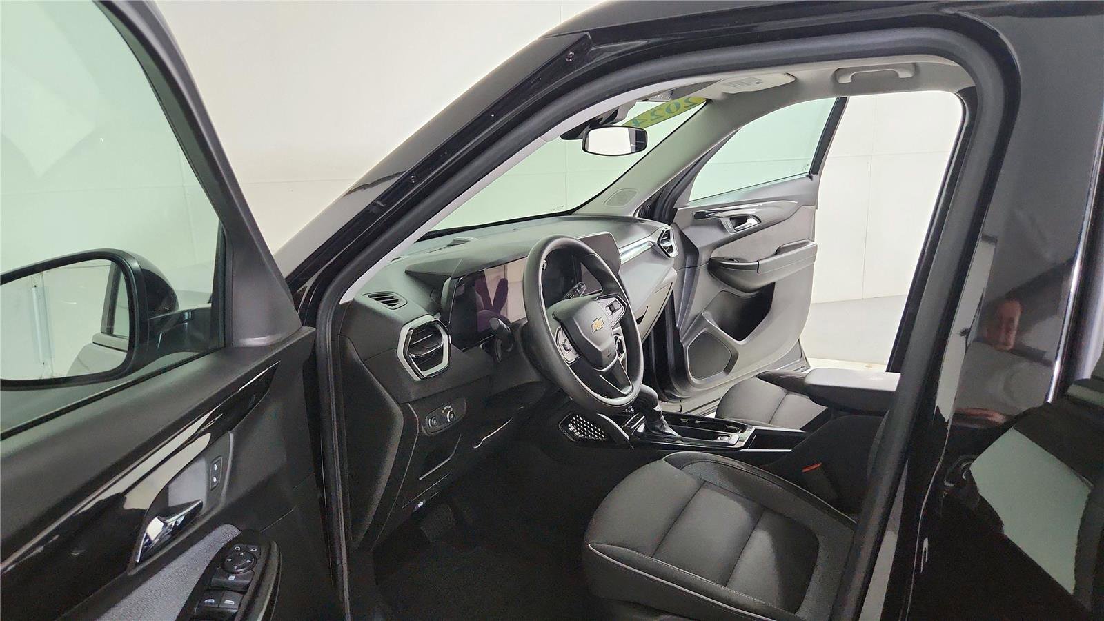 Used 2024 Chevrolet TrailBlazer LT image 9