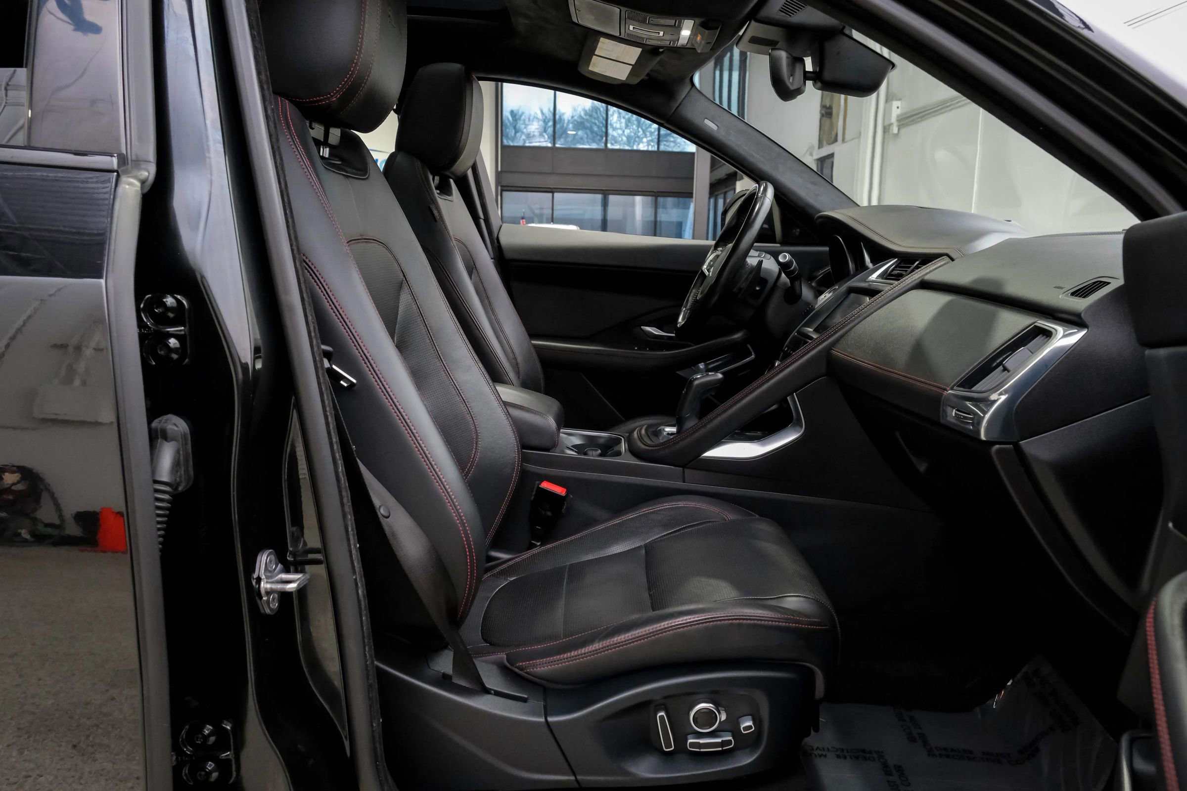 Used 2018 Jaguar E-PACE First Edition image 51