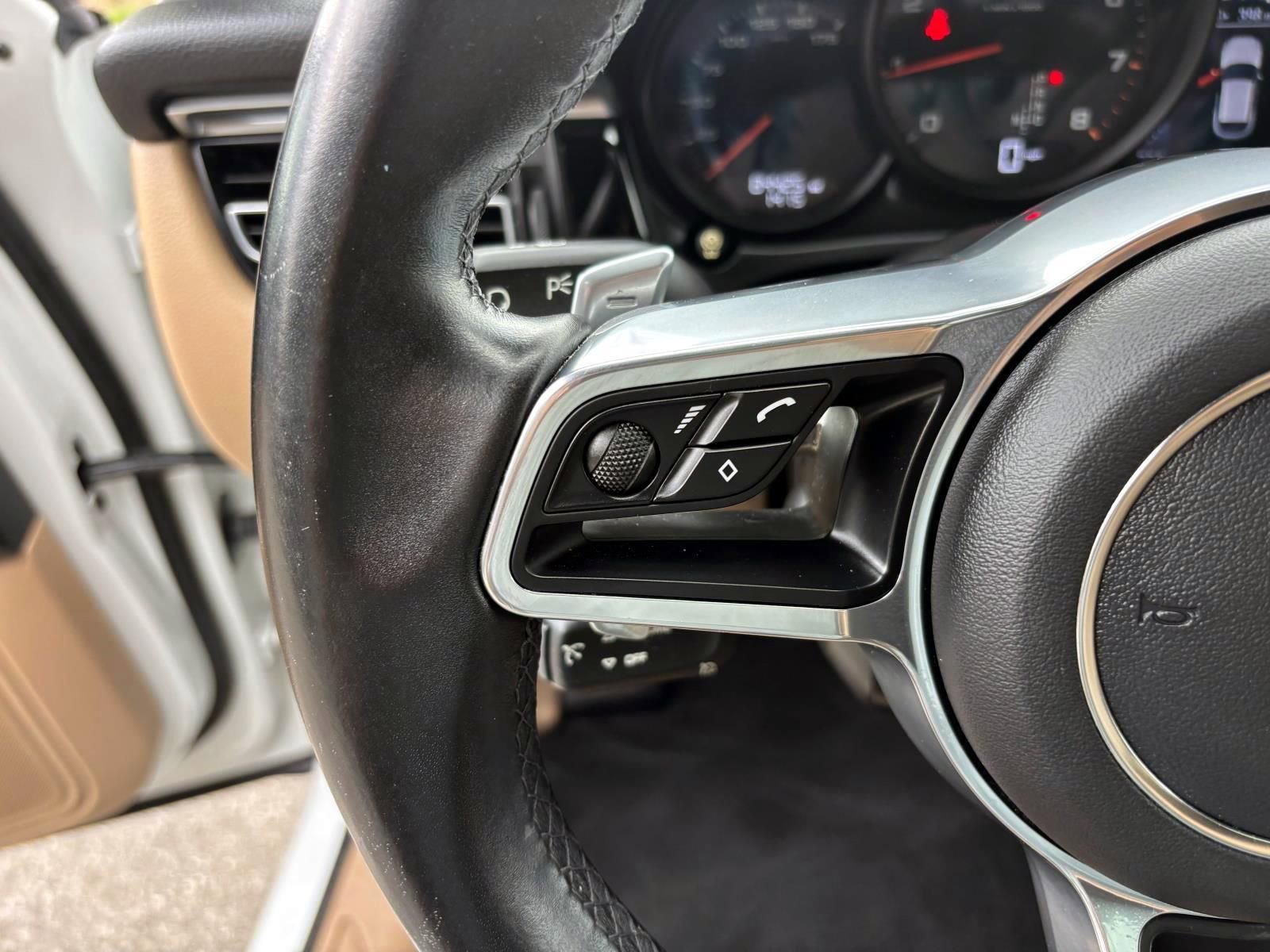 Used 2020 Porsche Macan AWD/4WD image 27