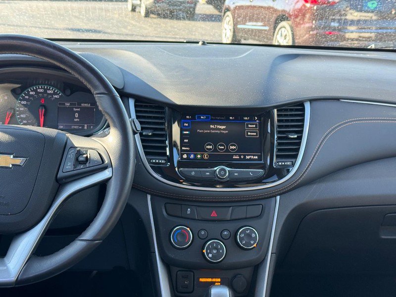 Certified 2022 Chevrolet Trax LT w/ Sport Edition image 13