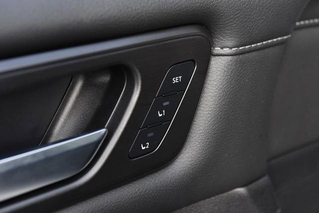 New 2026 Nissan Armada SL w/ Captain's Chari Seat Package image 10