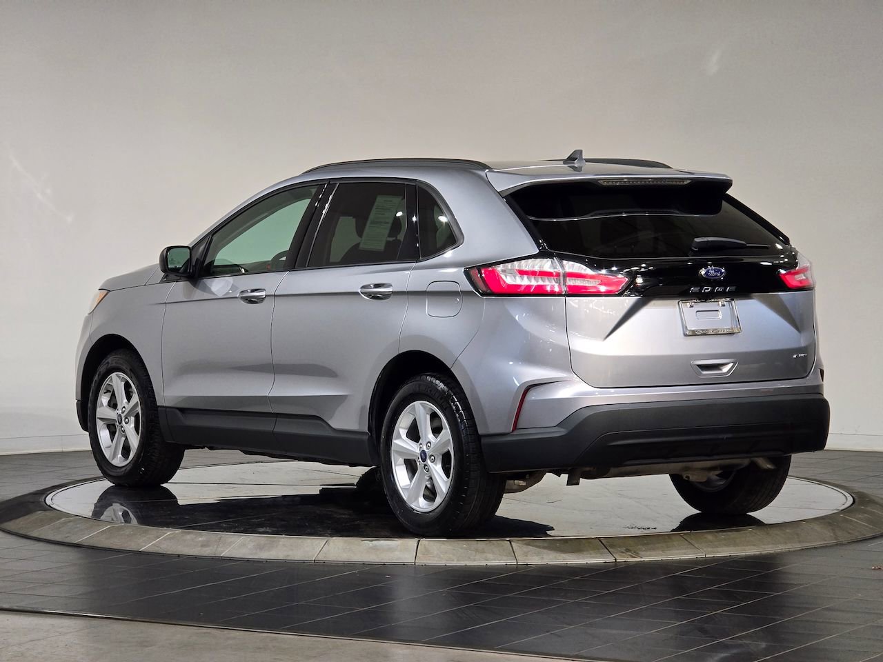 Used 2022 Ford Edge SE image 7