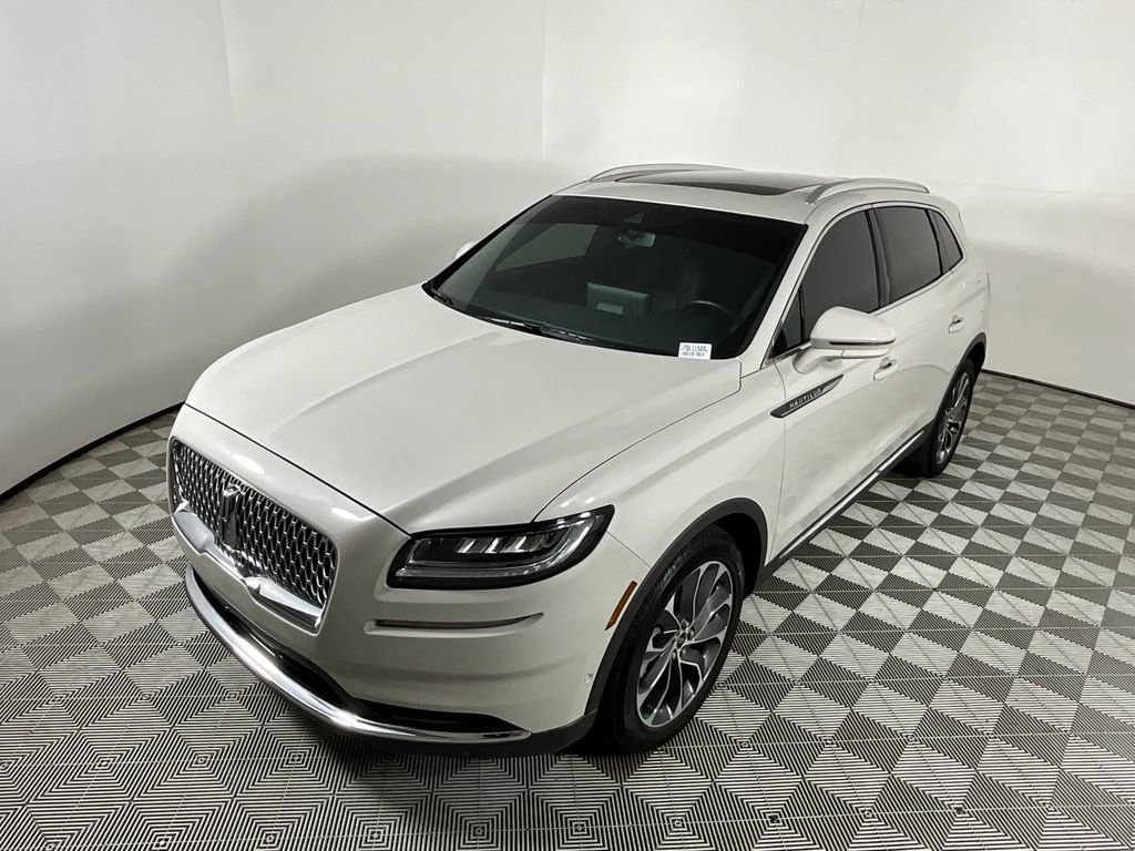 Used 2023 Lincoln Nautilus Reserve w/ Equipment Group 201A image 9