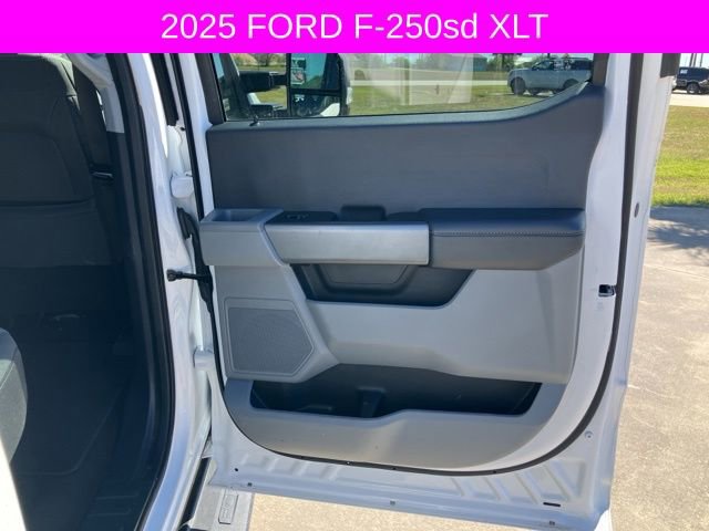 Used 2025 Ford F250 XLT w/ FX4 Off-Road Package image 16