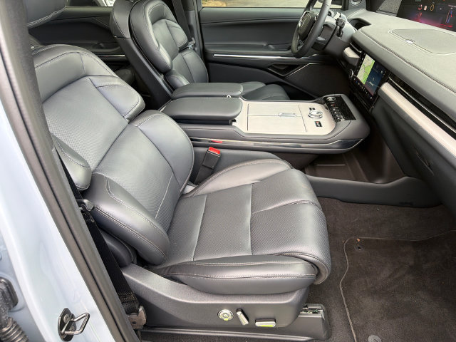 New 2025 Lincoln Navigator L Reserve w/ Jet Appearance Package AWD/4WD image 15