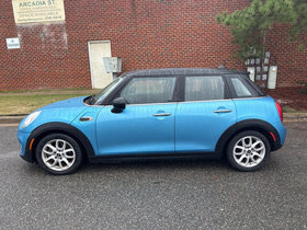 Used 2017 MINI Cooper 4-Door Hardtop FWD image 8