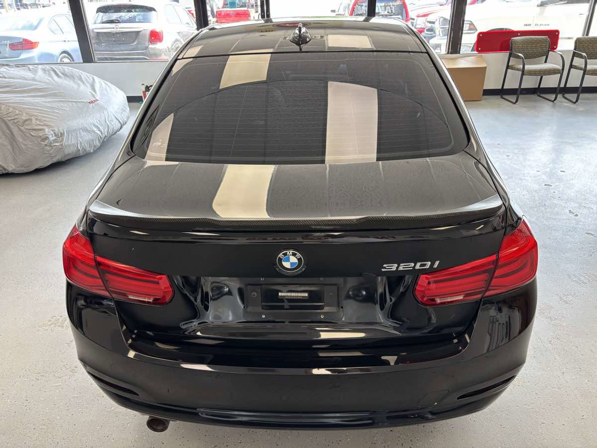 Used 2016 BMW 320i Sedan RWD image 10