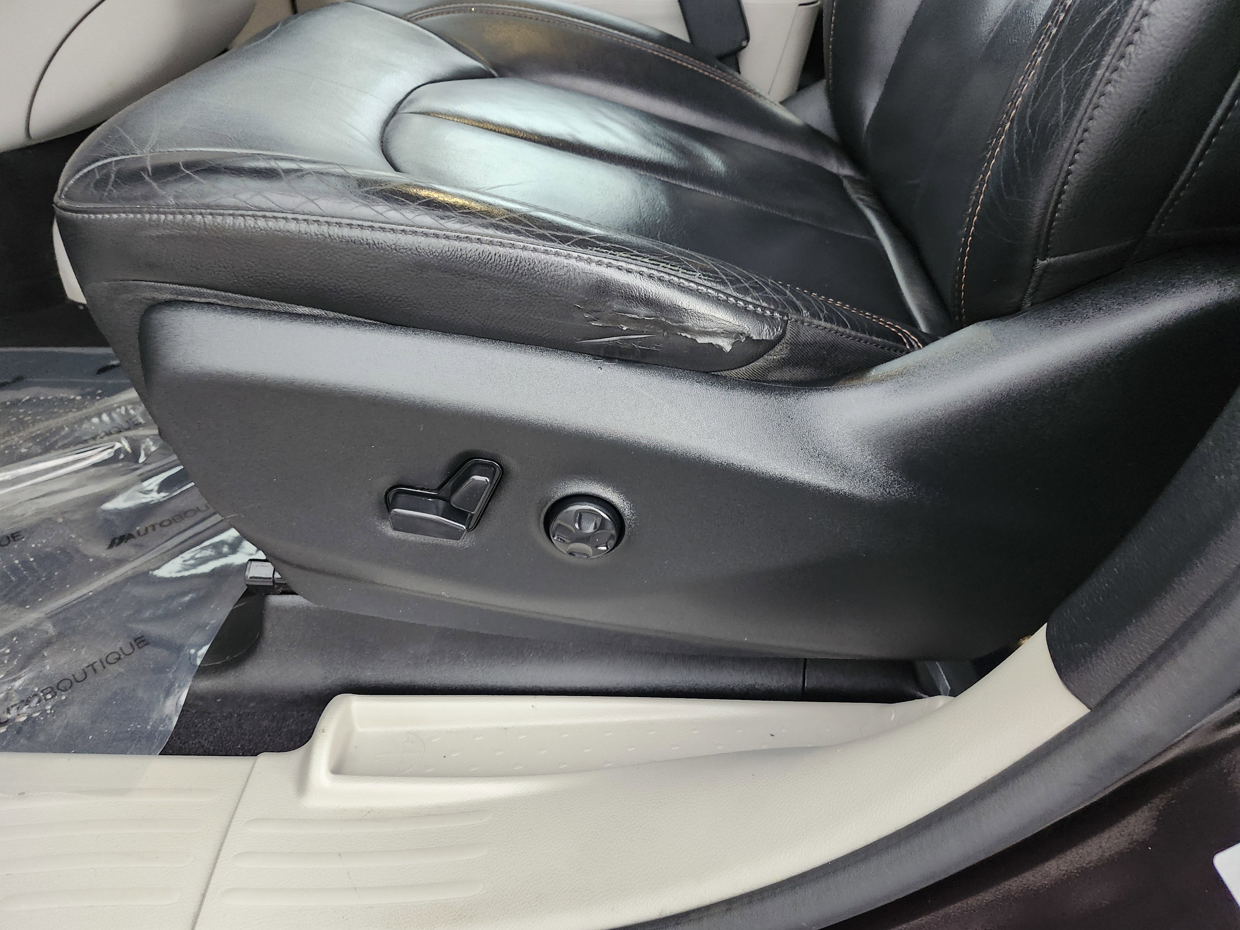 Used 2017 Chrysler Pacifica Touring-L image 20