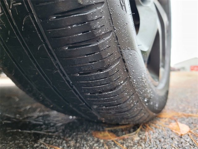 Certified 2024 Chrysler Pacifica Touring-L w/ S Appearance Package image 18