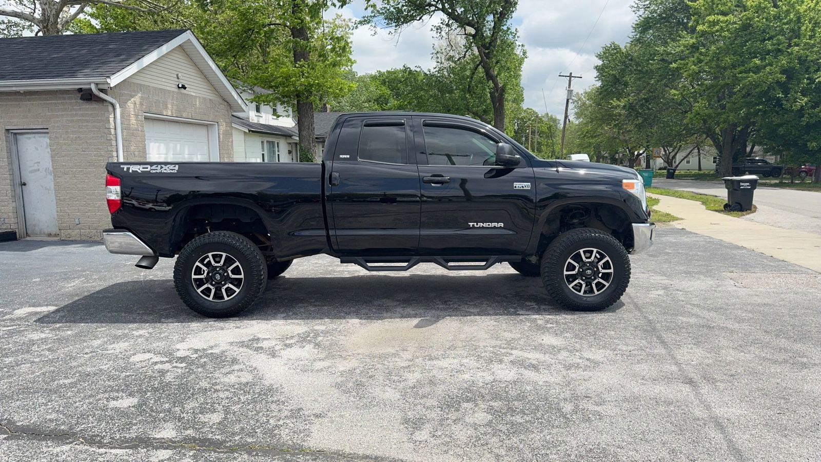 Used 2016 Toyota Tundra SR5 w/ TRD Off Road Package AWD/4WD image 8