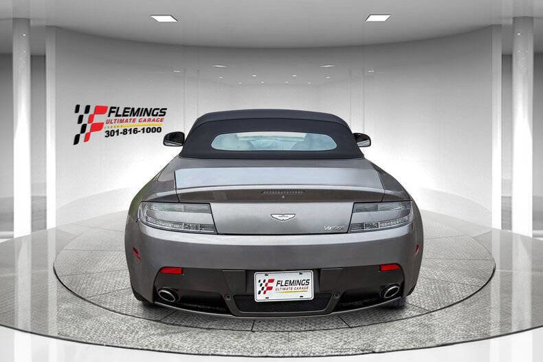 Used 2015 Aston Martin V8 Vantage Roadster image 12