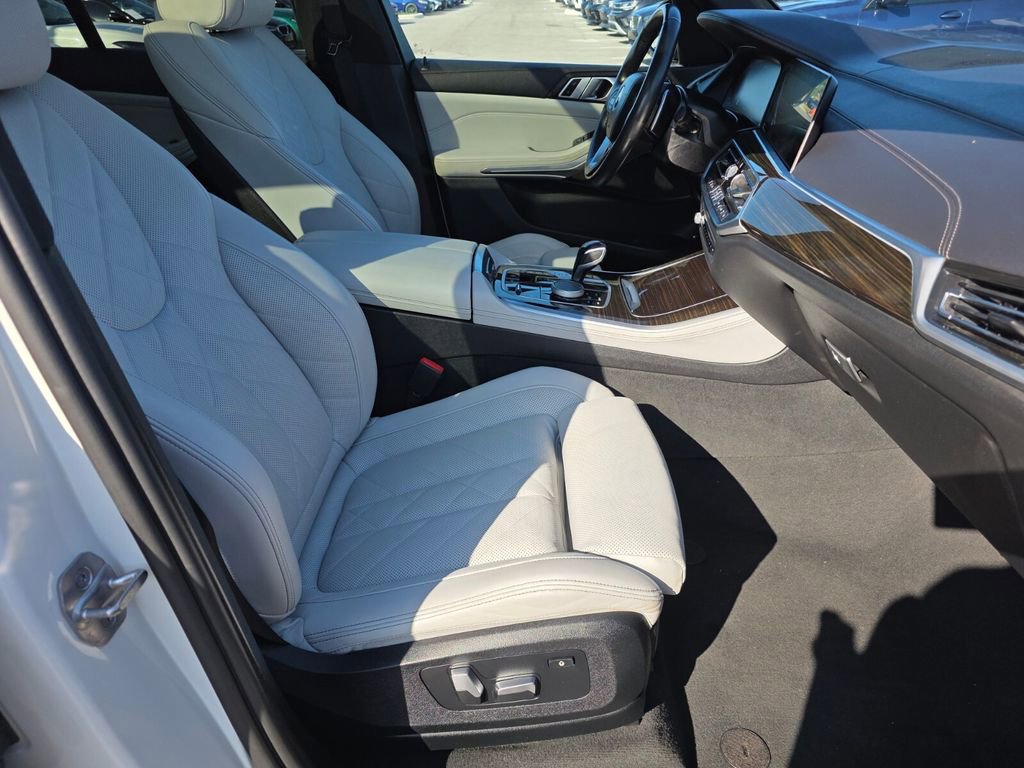 Used 2023 BMW X5 xDrive45e image 9