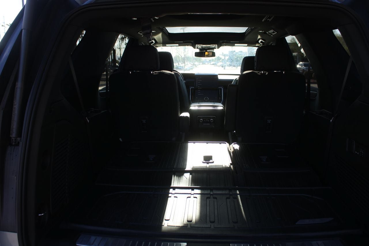 Used 2026 GMC Yukon Denali AWD/4WD image 15