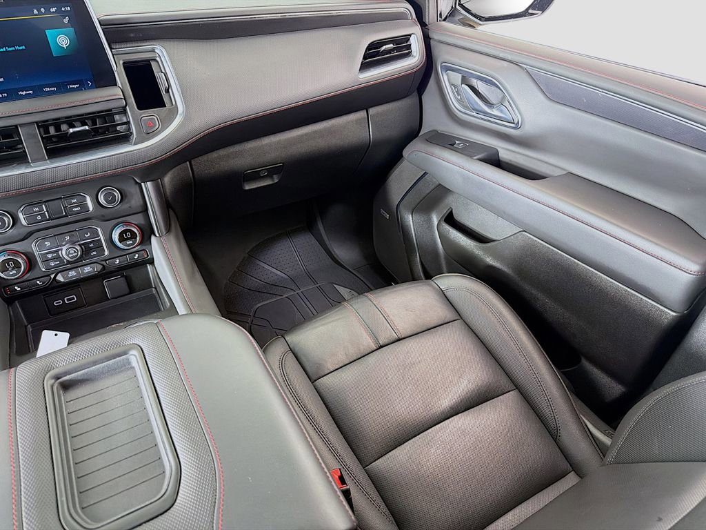 Used 2024 Chevrolet Suburban RST w/ Luxury Package image 31