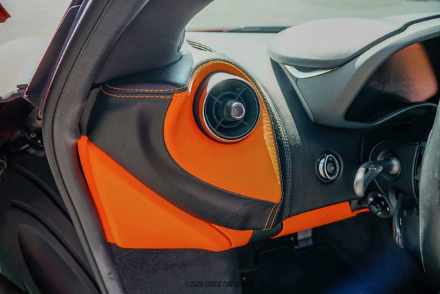 Used 2019 McLaren 570S Spider image 43