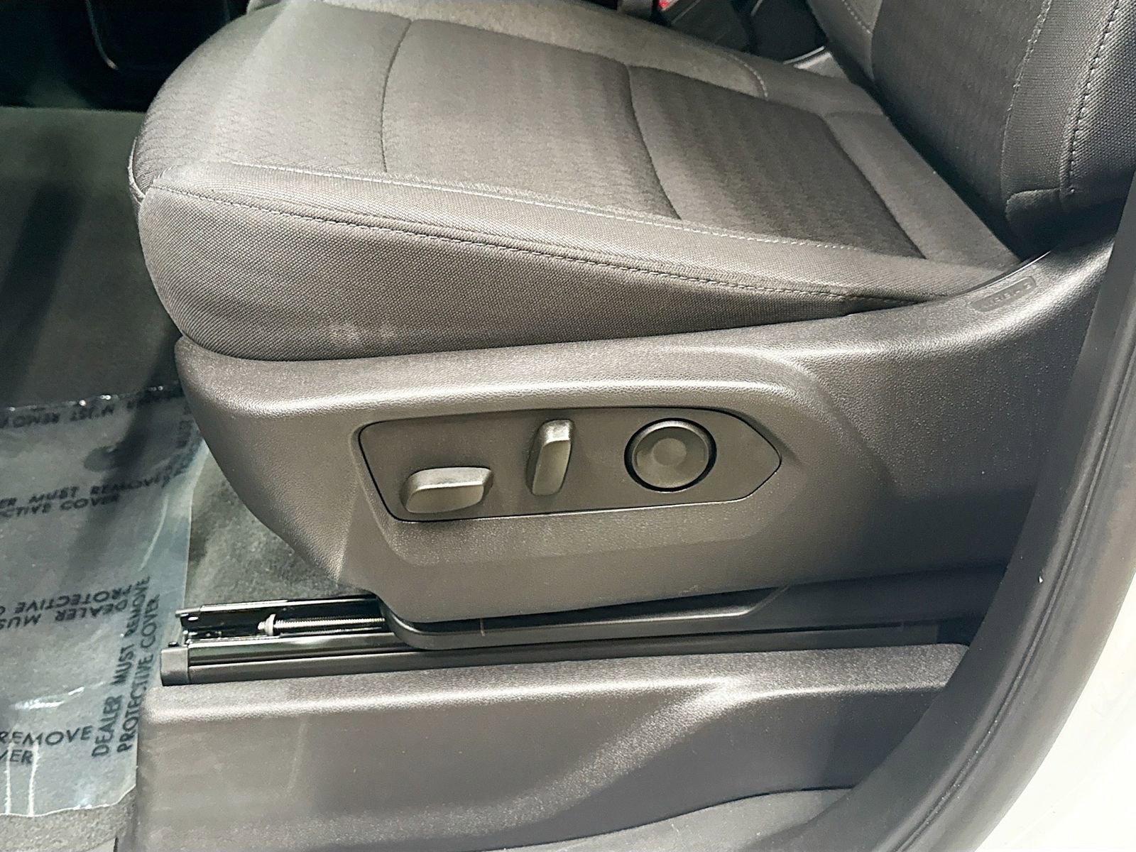 Used 2025 Chevrolet Silverado 2500 LT w/ Convenience Package image 21