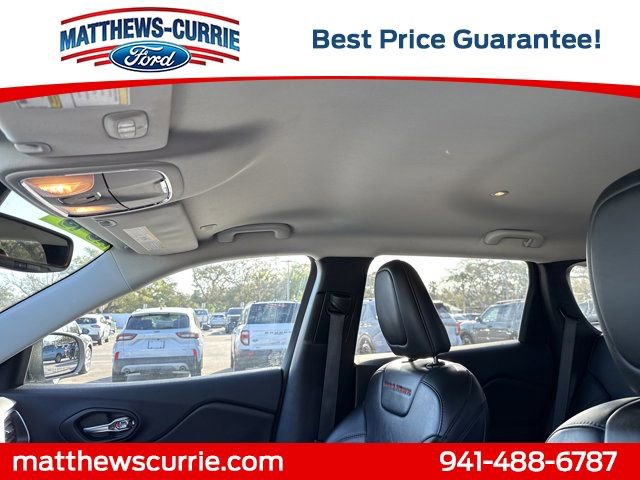 Used 2020 Jeep Cherokee Trailhawk w/ Comfort/Convenience Group AWD/4WD image 11
