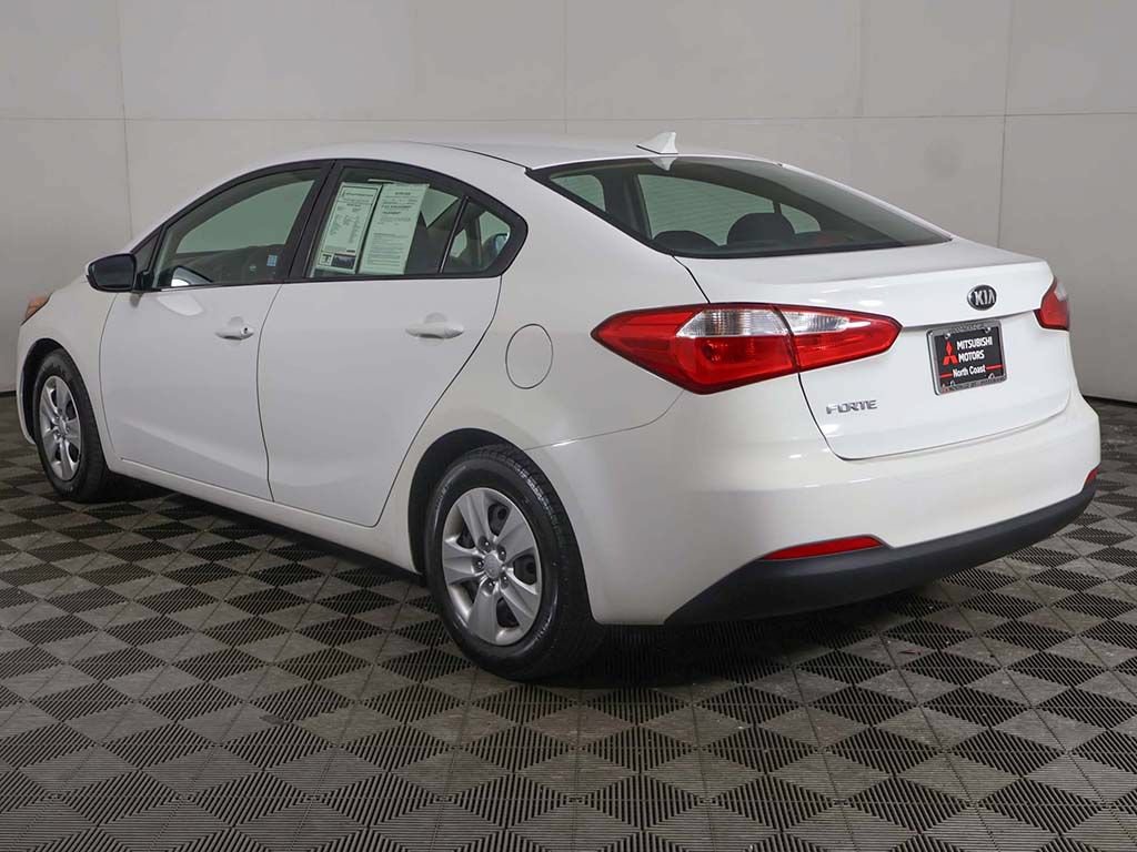 Used 2016 Kia Forte LX FWD image 4