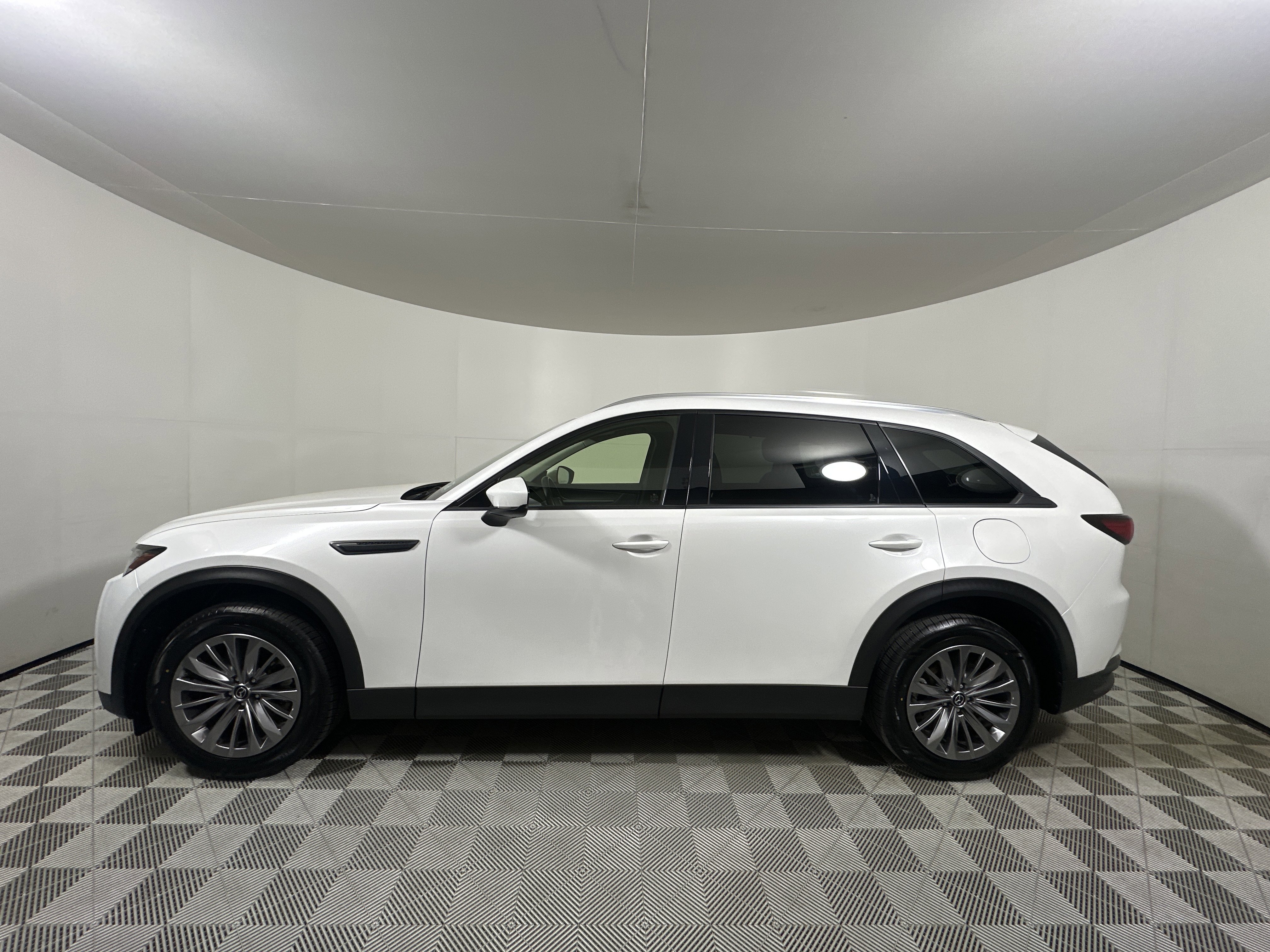 Used 2024 MAZDA CX-90 3.3 Turbo w/ Preferred Plus image 4
