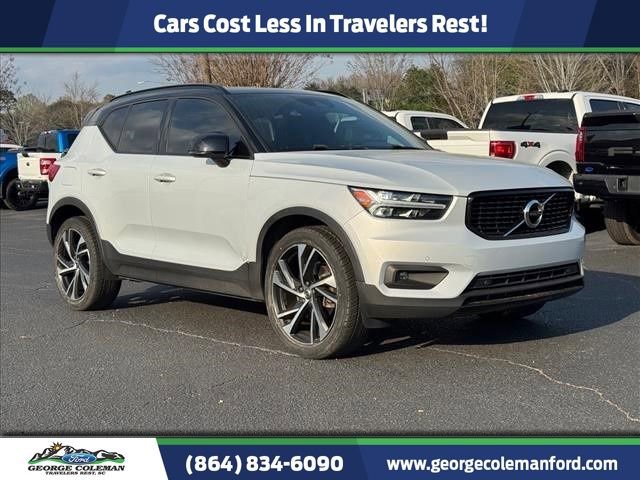Used 2022 Volvo XC40 T4 R-Design w/ Protection Package Premier image 1
