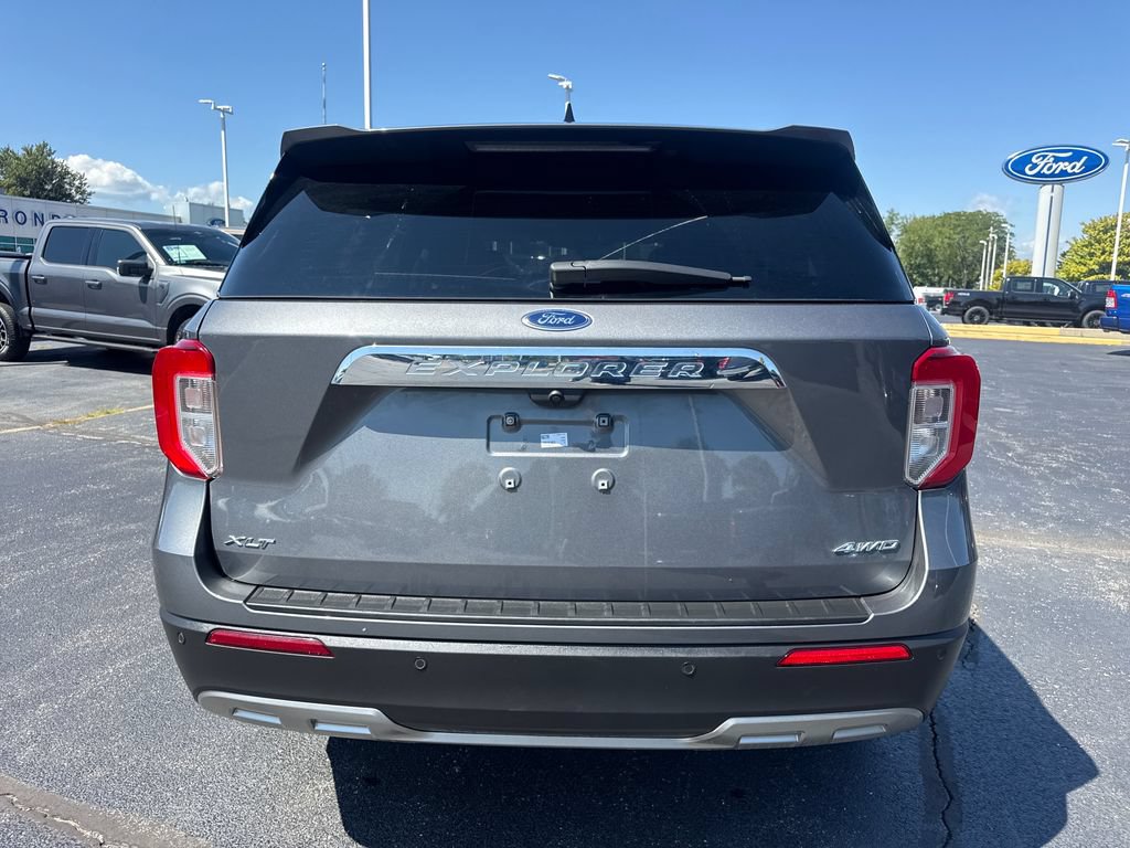 Used 2024 Ford Explorer XLT w/ Equipment Group 202A AWD/4WD image 8