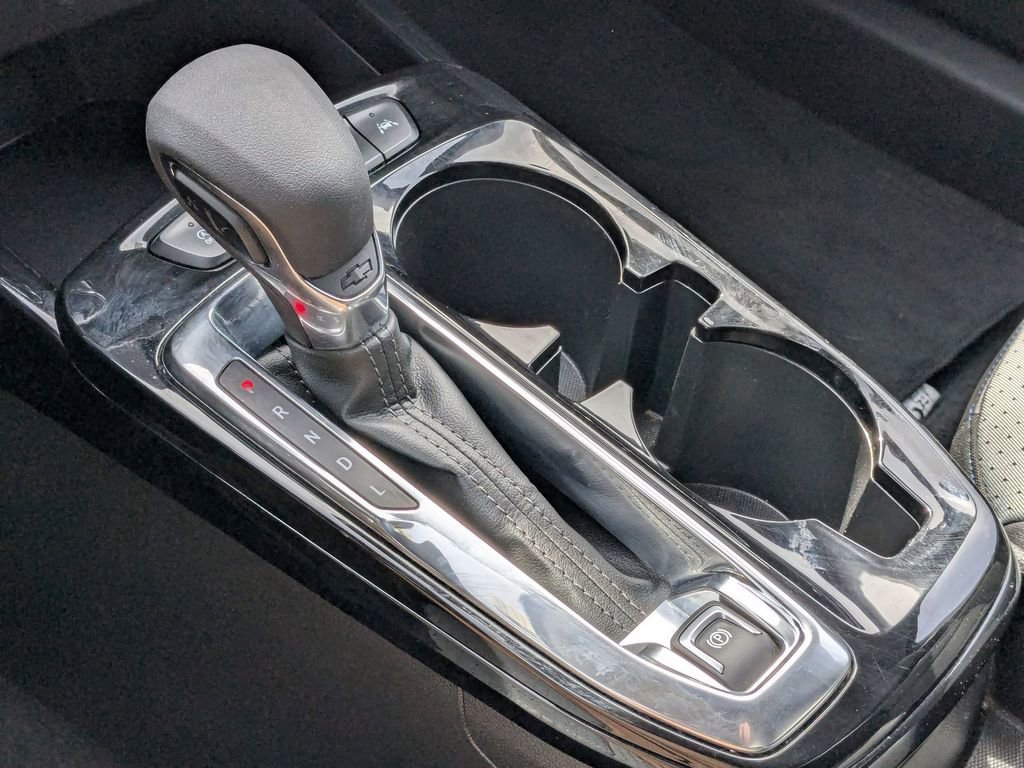 Used 2025 Chevrolet Trax LT w/ LT Convenience Package image 22