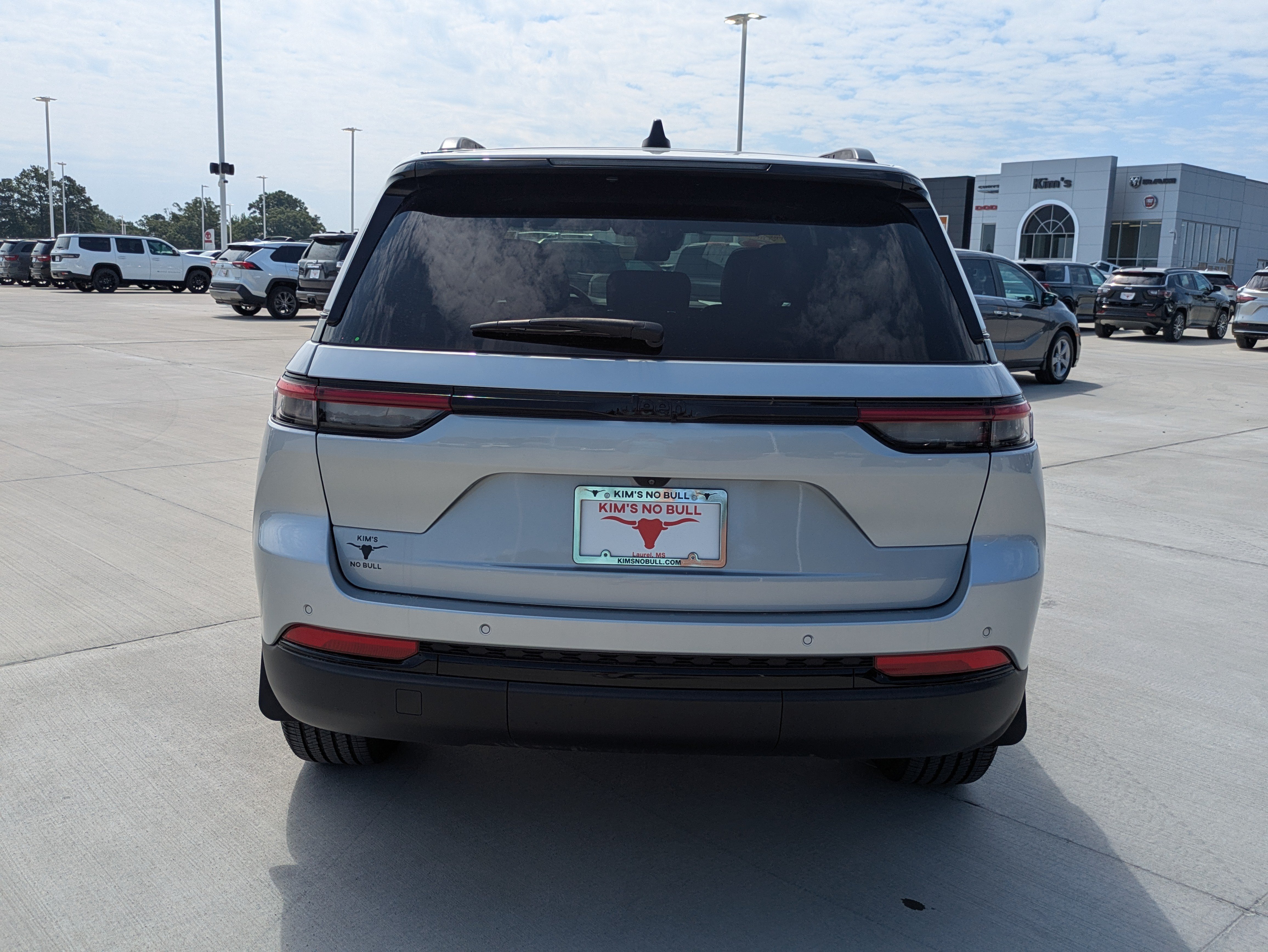 Certified 2025 Jeep Grand Cherokee Altitude RWD image 4