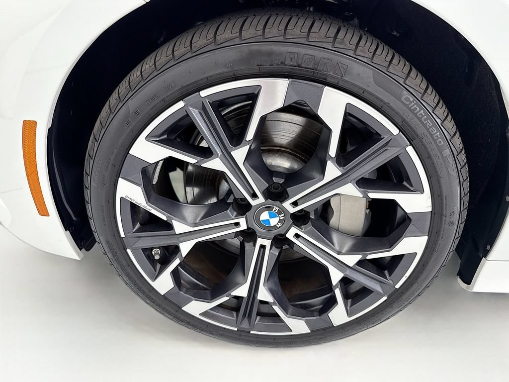 Used 2025 BMW 330i Sedan w/ Premium Package RWD image 29