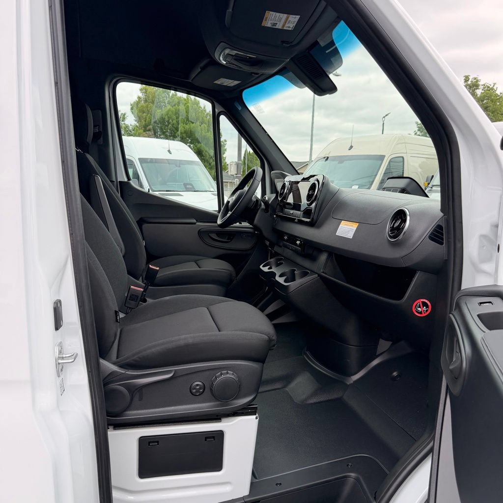 New 2026 Mercedes-Benz Sprinter 2500 image 26
