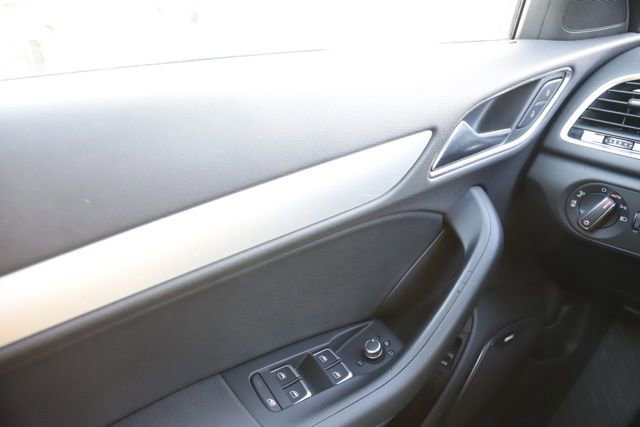 Used 2016 Audi Q3 2.0T Prestige image 25