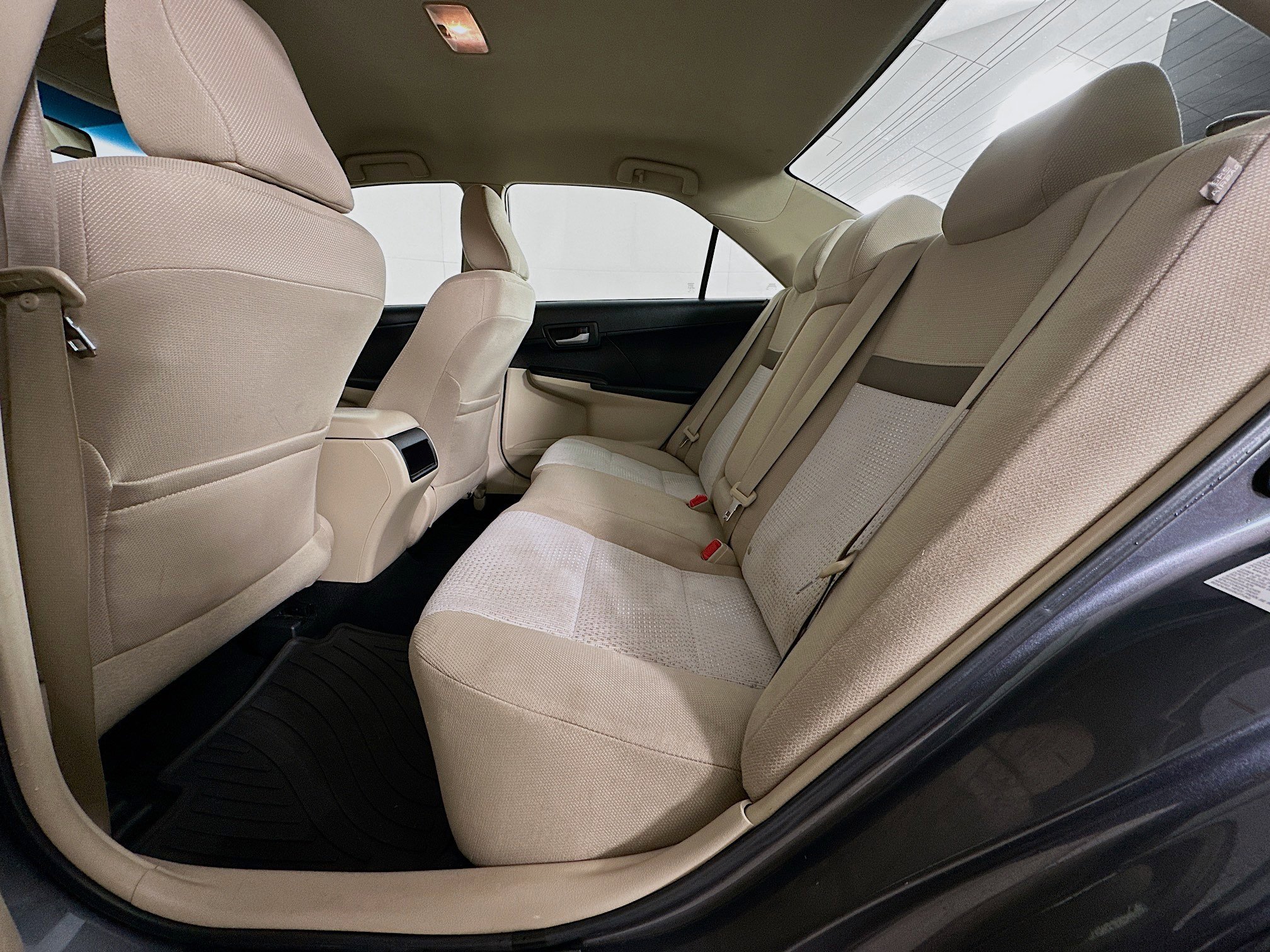 Used 2012 Toyota Camry LE image 25