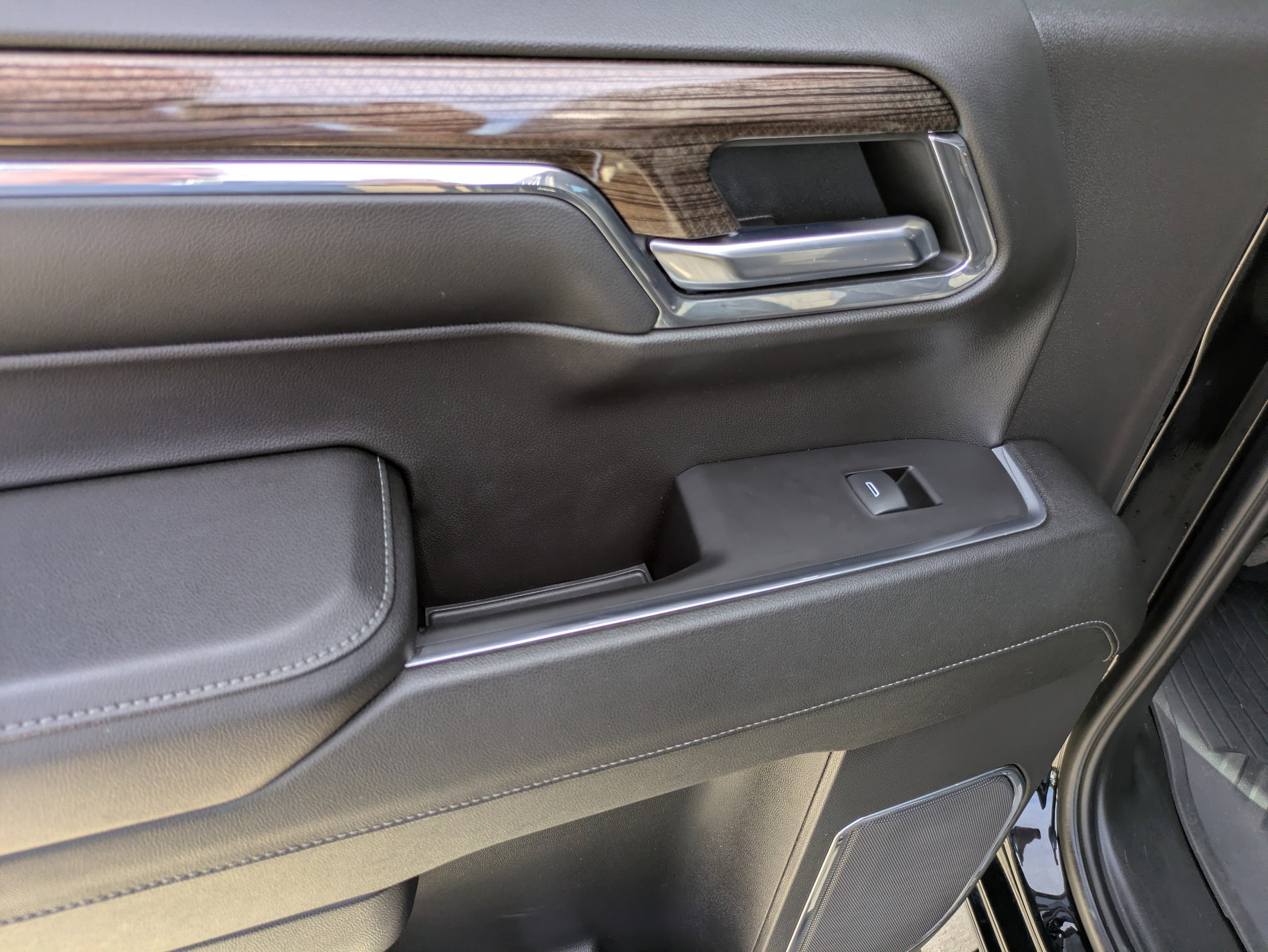 Used 2024 Chevrolet Silverado 1500 LT Trail Boss w/ Convenience Package II image 12