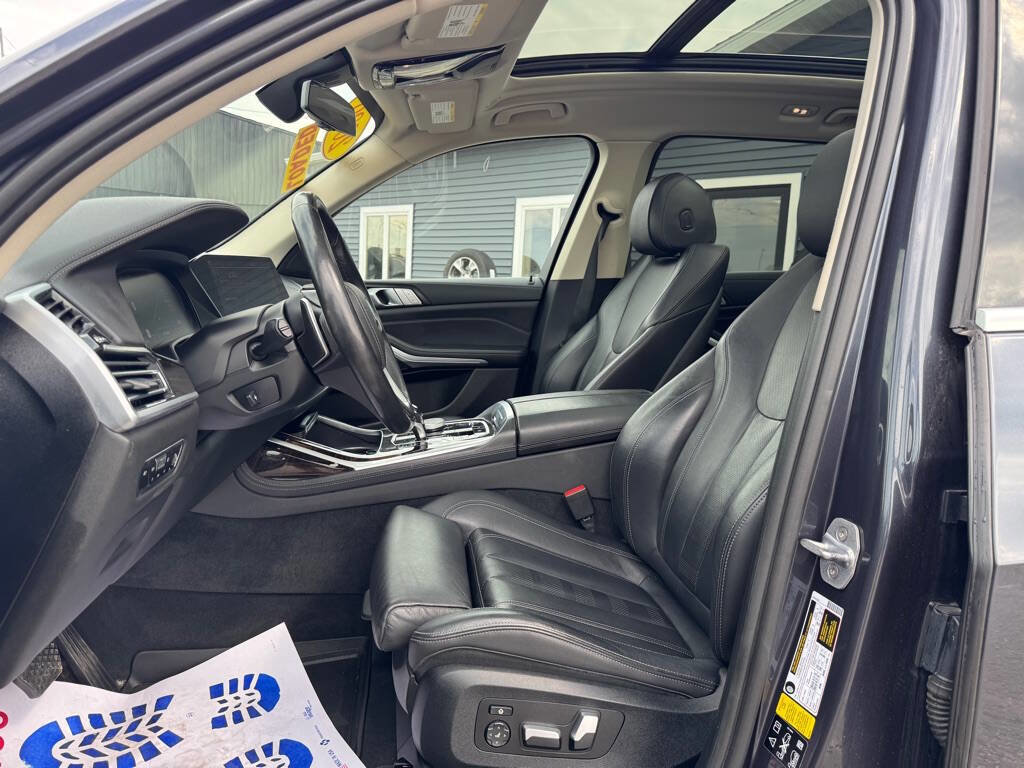 Used 2020 BMW X7 xDrive40i w/ Cold Weather Package image 11