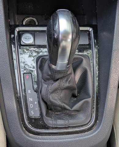 Used 2017 Volkswagen Jetta SEL FWD image 13