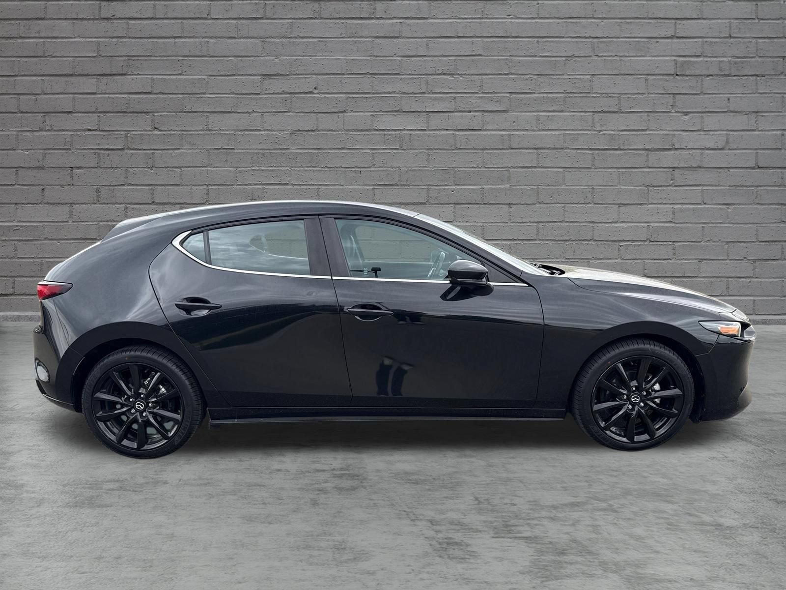 Used 2024 MAZDA MAZDA3 s FWD image 8