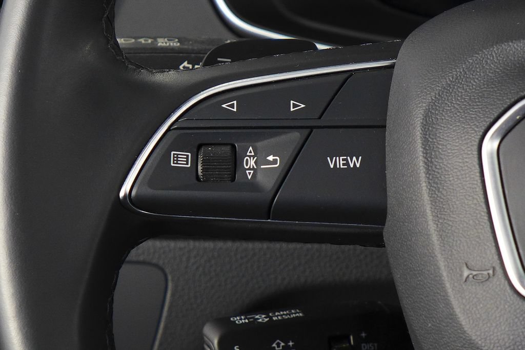 Used 2023 Audi Q5 e Premium w/ Convenience Package AWD/4WD image 29