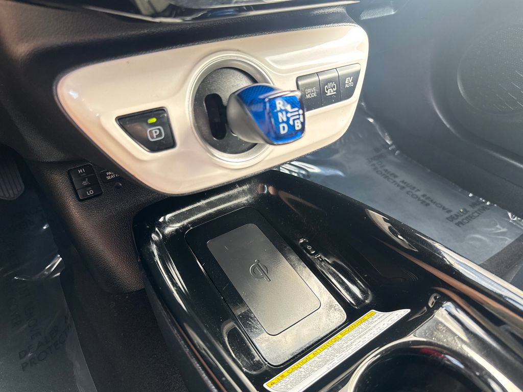 Used 2019 Toyota Prius Prime Advanced FWD image 25